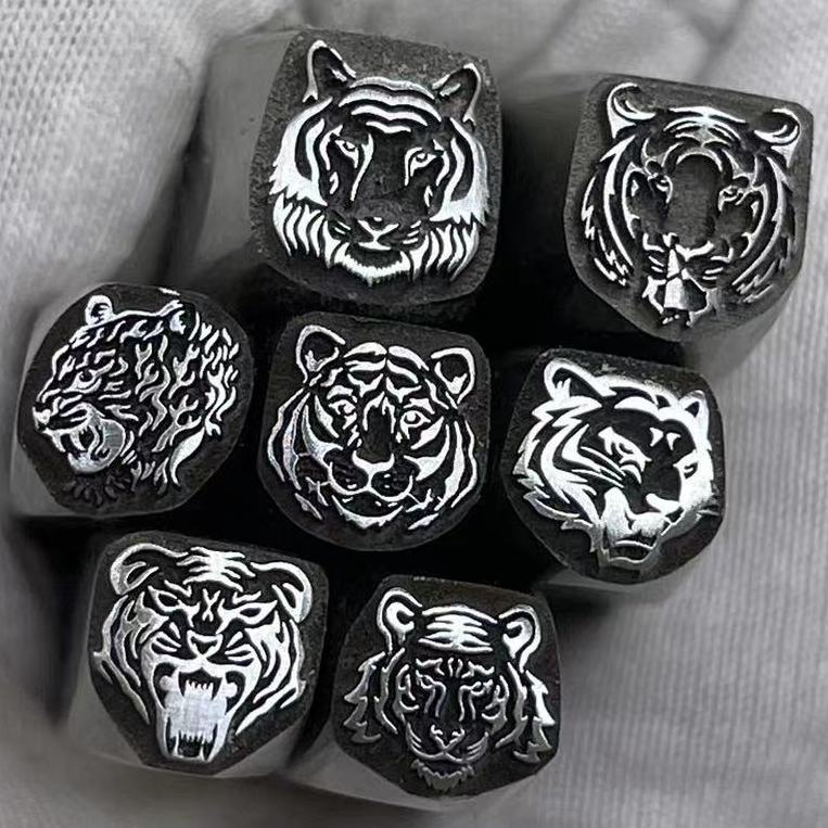 Дизайн головы тигра, металличе – обзор и цена Leatherwork Punch