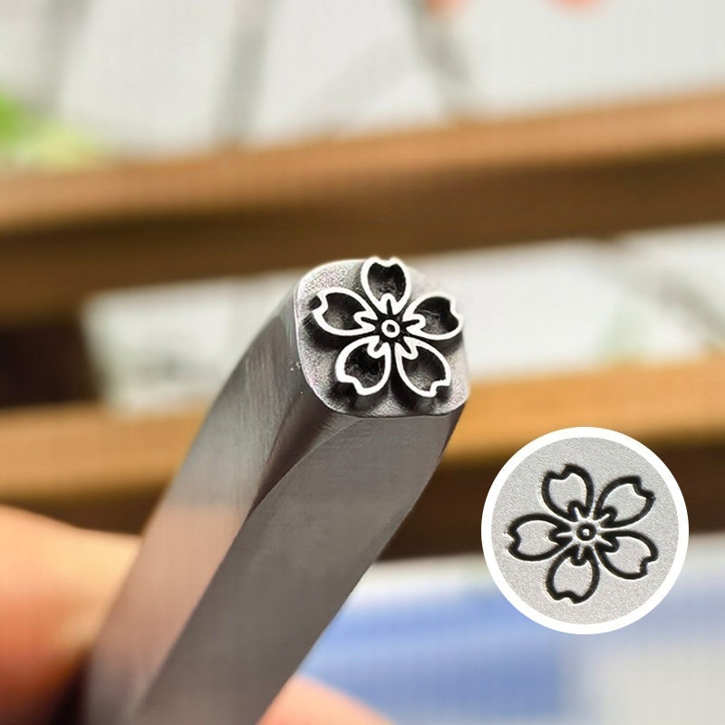 Инструмент для тиснения по мет – обзор и цена Leatherwork Flowers